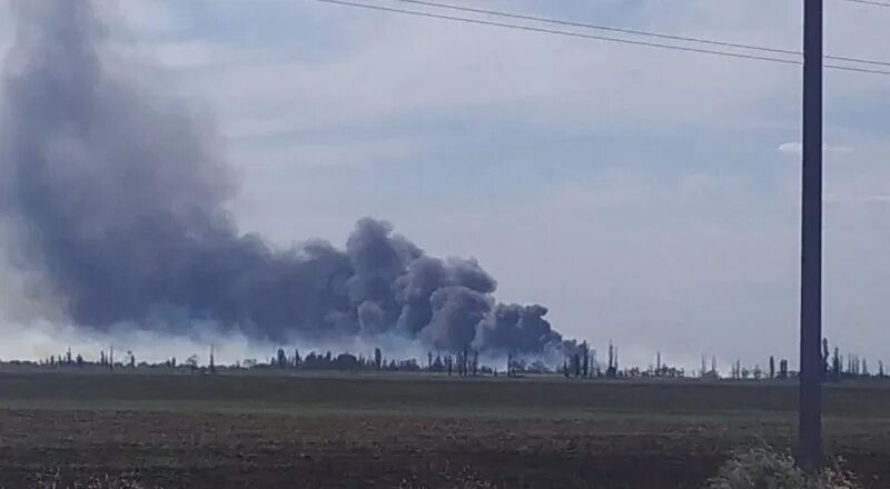 Взрывы в симферополе сейчас. Взрыв в Евпатории 2022. Хлопок взрыв. Пожар под Евпаторией.