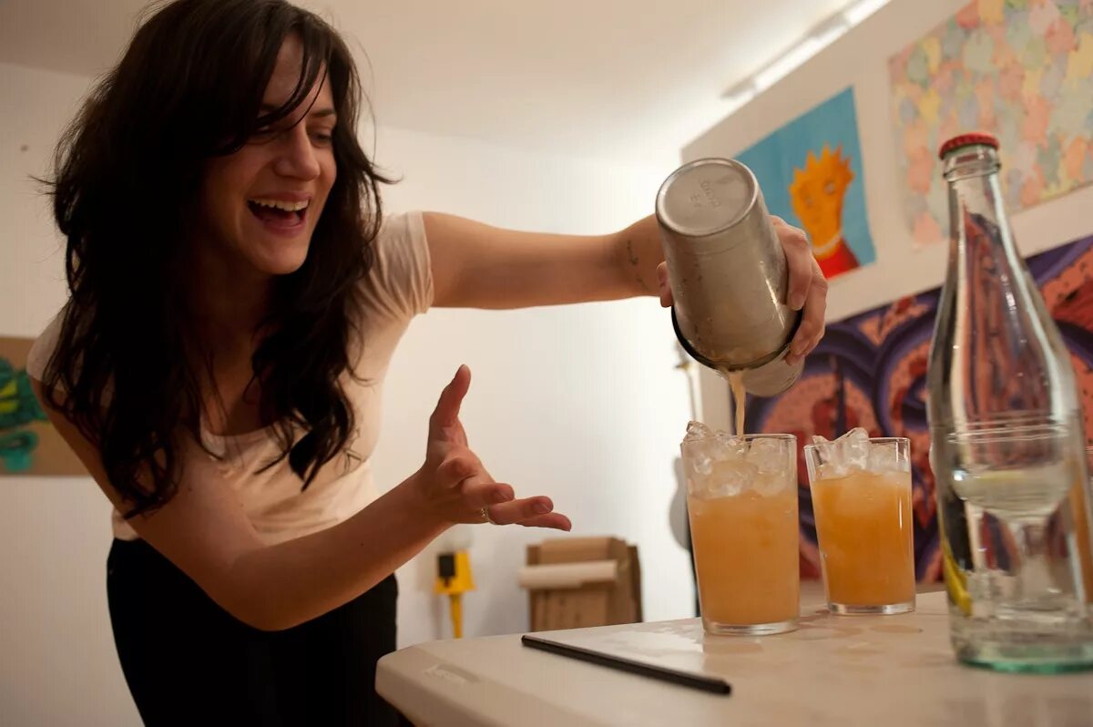 Drink at Home. Cocktail Master classes. Shannon MACGILLIVRAY drunk Makeout. Home make Drink.