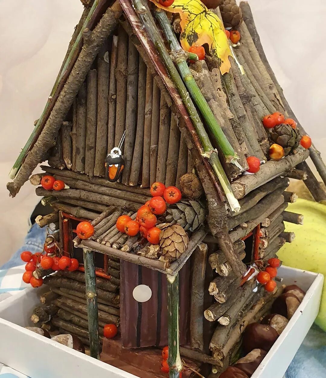 домик из веток. новогодний домик из веточек. домик из веточек. дома из веток поделки. домик из.