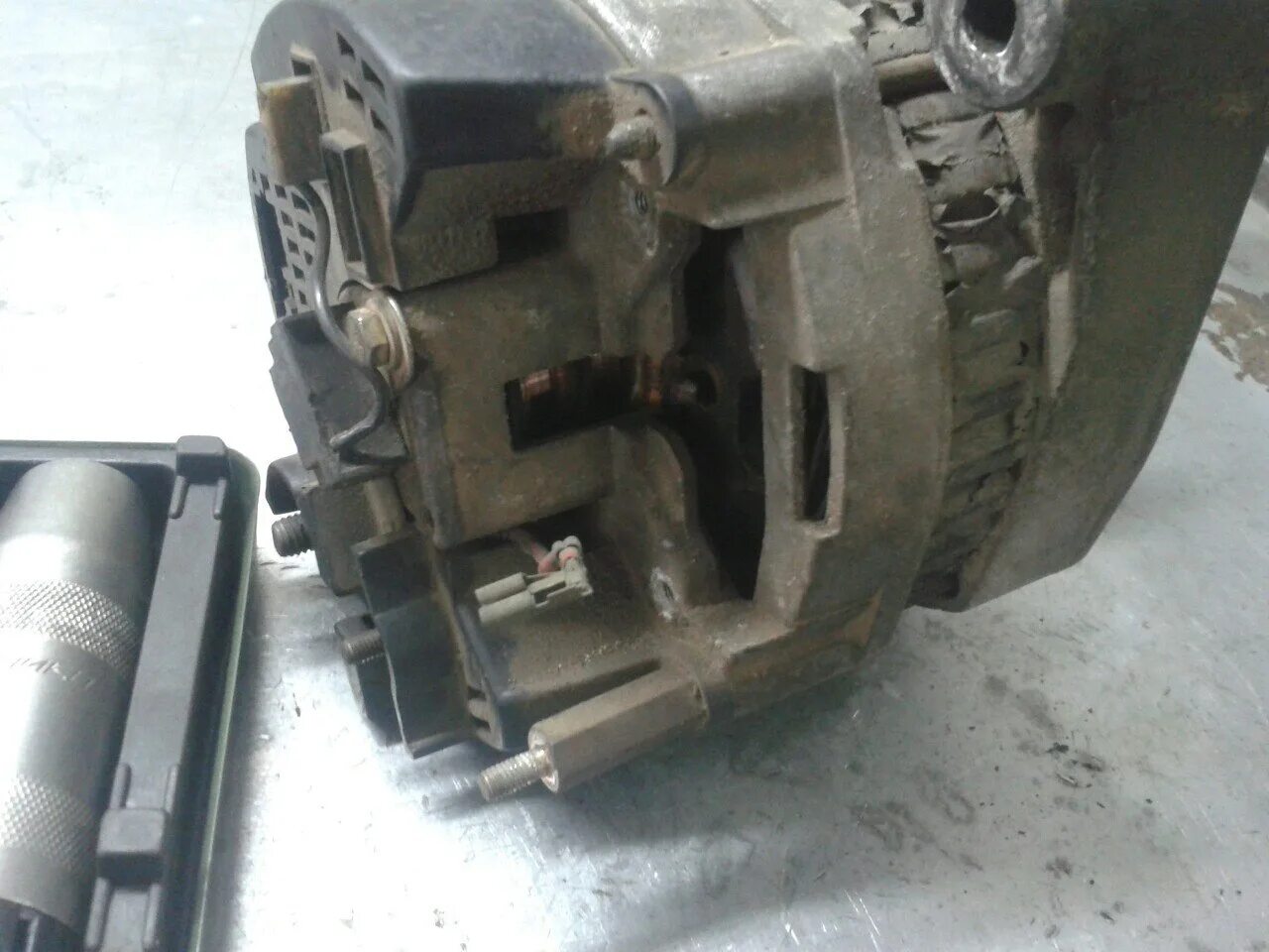 Замена подшипников генератора - Volkswagen Passat B5, 1,8 л, 1997 года своими ру