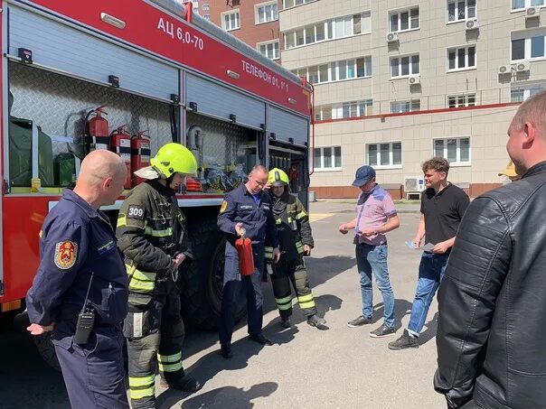 Класс пожарной. Щербинка несчастный случай. Пожар в доме помощь медицинская. Щербинка несчастный случай 19 мая. Начальник пожарно спасательного отряда