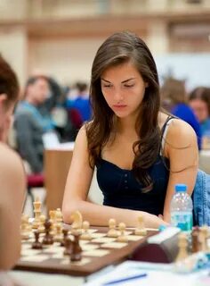 Alexandra Botez now a chess twitch streamer Шахматный Столик, Шахматные Фиг...