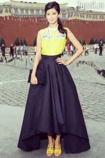 Жалаңаш жатқан қыздар