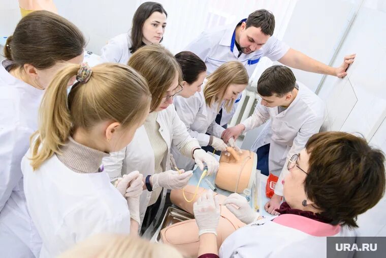 Учащиеся студенты. Переподготовка медработников. Студенты медики. Переподготовка медработников. Медицинские работники без медицинского образования.