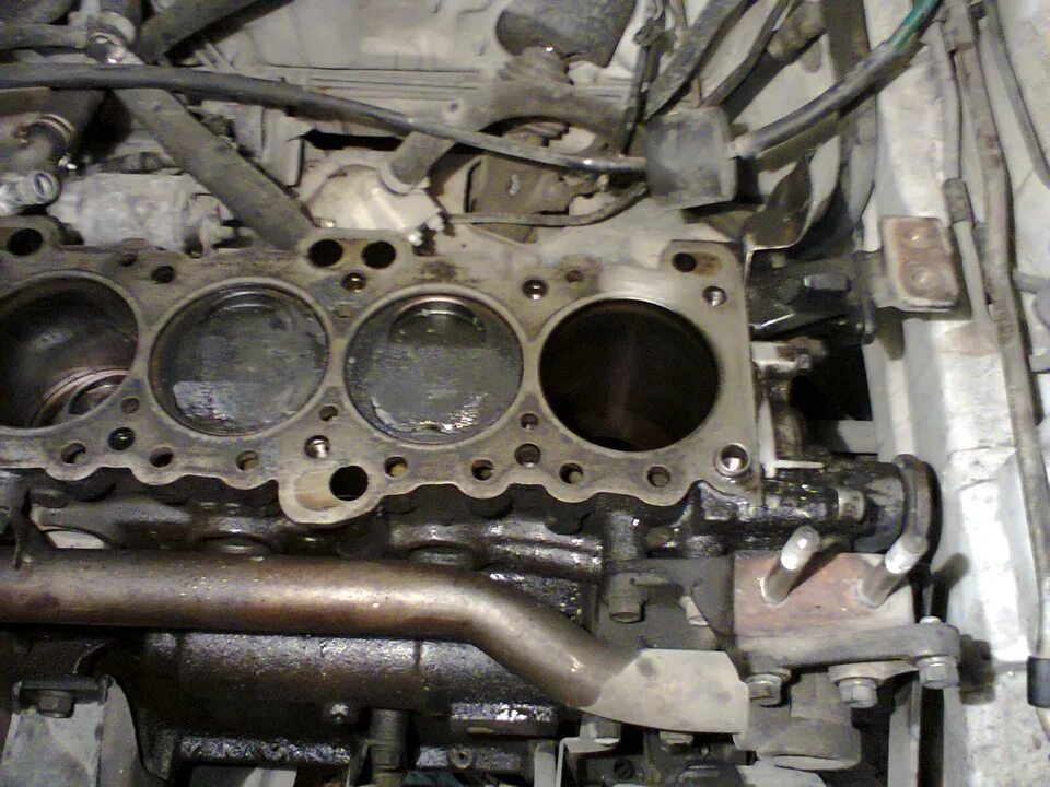 Дымит после ремонта двигателя. Mazda b6 капиталка. Капиталка 5meu. 4g63 капиталка. Двигатель Пежо 605 2.1 ТД.