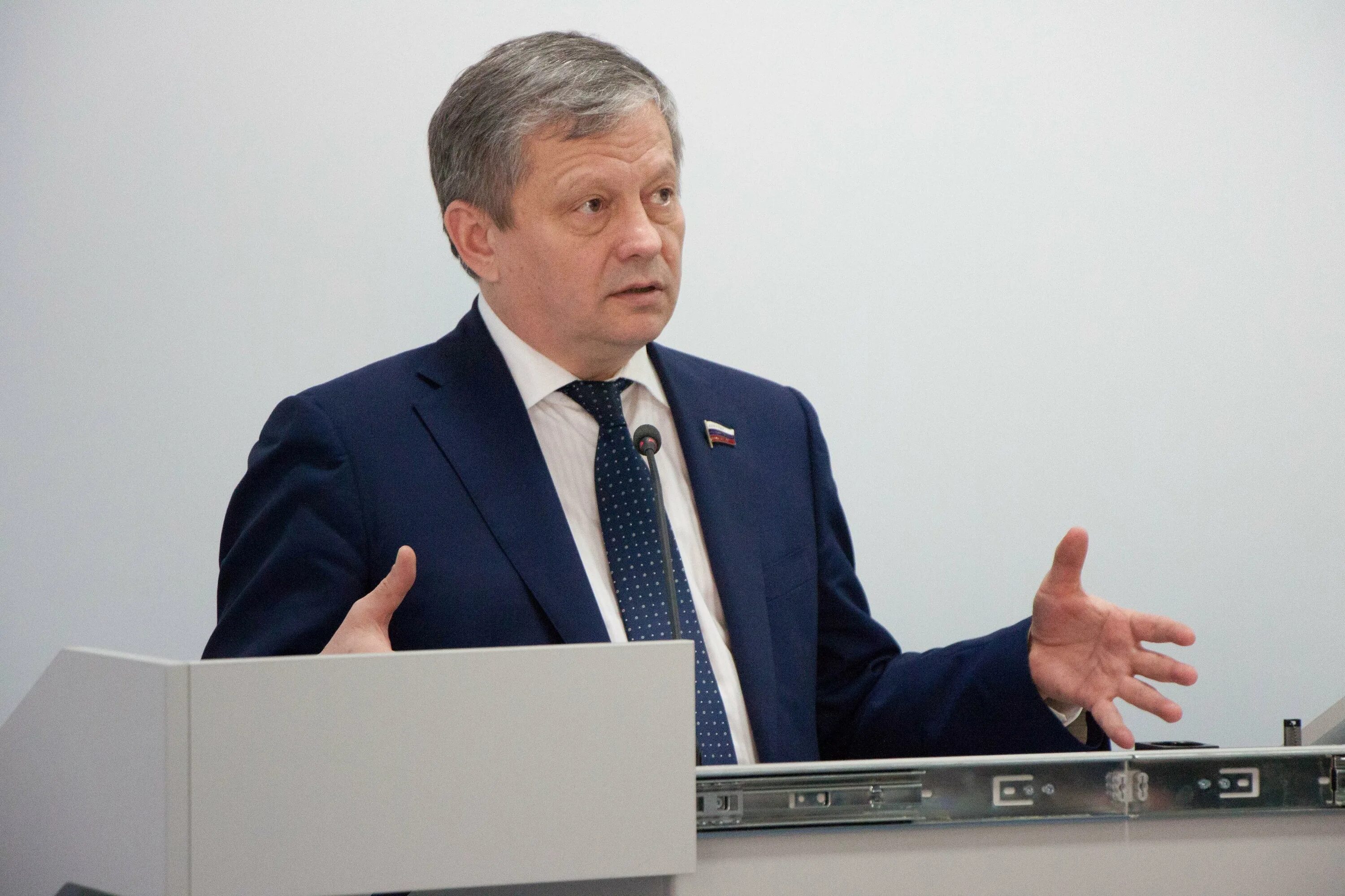 Бариев марат бывший министр по делам молодежи рт. Бариев р г. Бариев радик абрарович депутат. Бариев марат мансурович. Бариев р г.