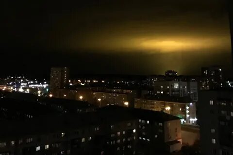 Небо светится ночью