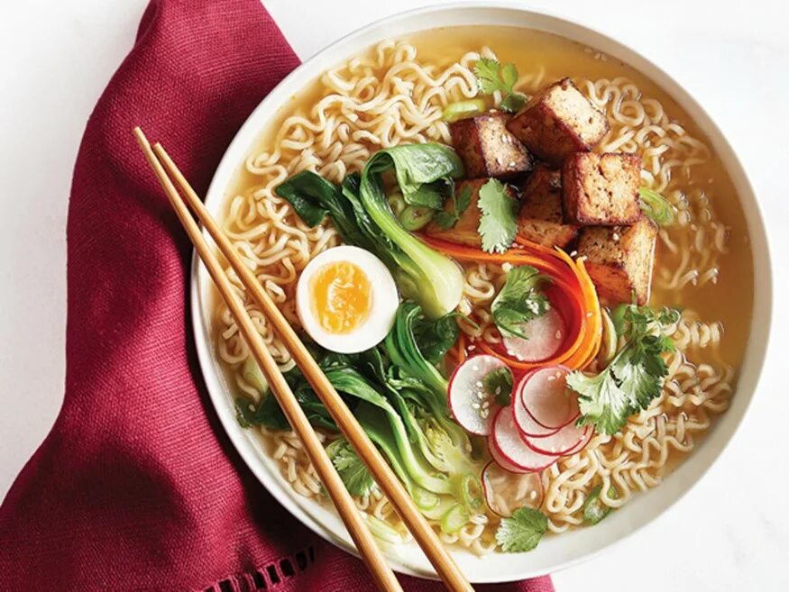 Рамен ет регистрация. Ramen with salmon. ramen with salmon top view. рамен с курицей 450 грамм это сколько. сахара рамена в какой стране.