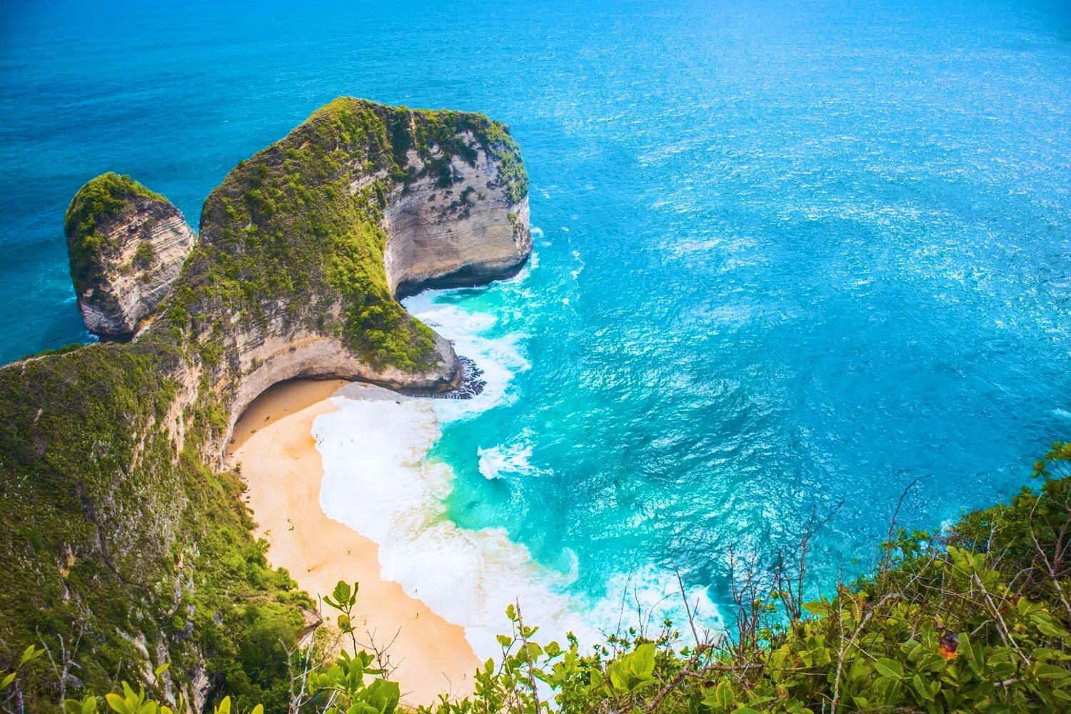 Остров Нуса Пенида. Nusa Penida Бали. Kelingking Бали. Мыс Нуса Пенида.