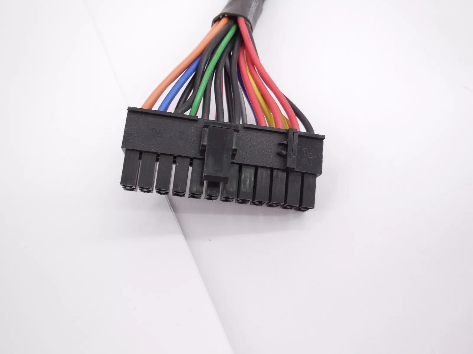 Кабель питания материнской платы. Кабель блока питания 20pin + 4pin. ATX Cable 24 Pin(20+4) hx1000. Разъем БП для материнской платы 20 Pin. Кабель питания 20+4 Pin ATX.