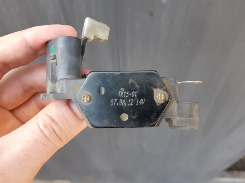 Реле зарядки ваз 2170 приора. Регулятор напряжения ваз 2106. Реле регулятор lada priora. Реле контроля зарядки ваз 2107. Реле регулятор ваз калина.