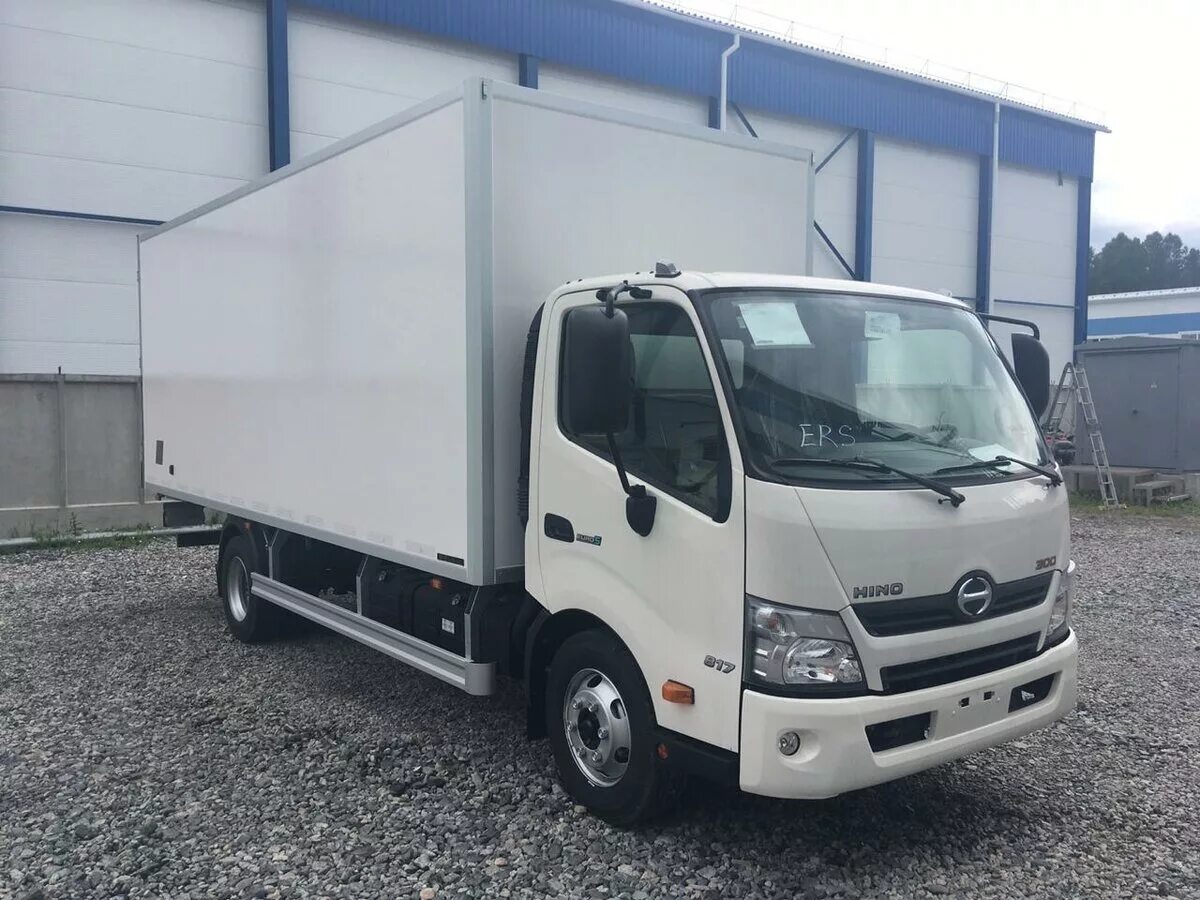 Хино грузовик 10 тонн. Hino 300 817. Hino 37630a. Хино 5 тонник. Hino 5 тонник.