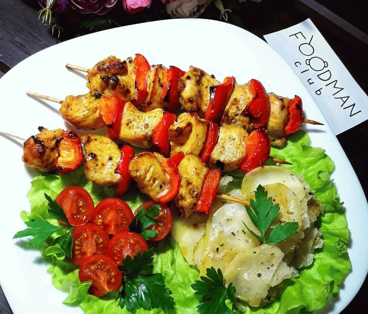 Шашлык из курицы с овощами. Шашлык из овощей. шашлык с овощами. овощные шашлычки на шпажках. шашлык на шпажках с овощами.