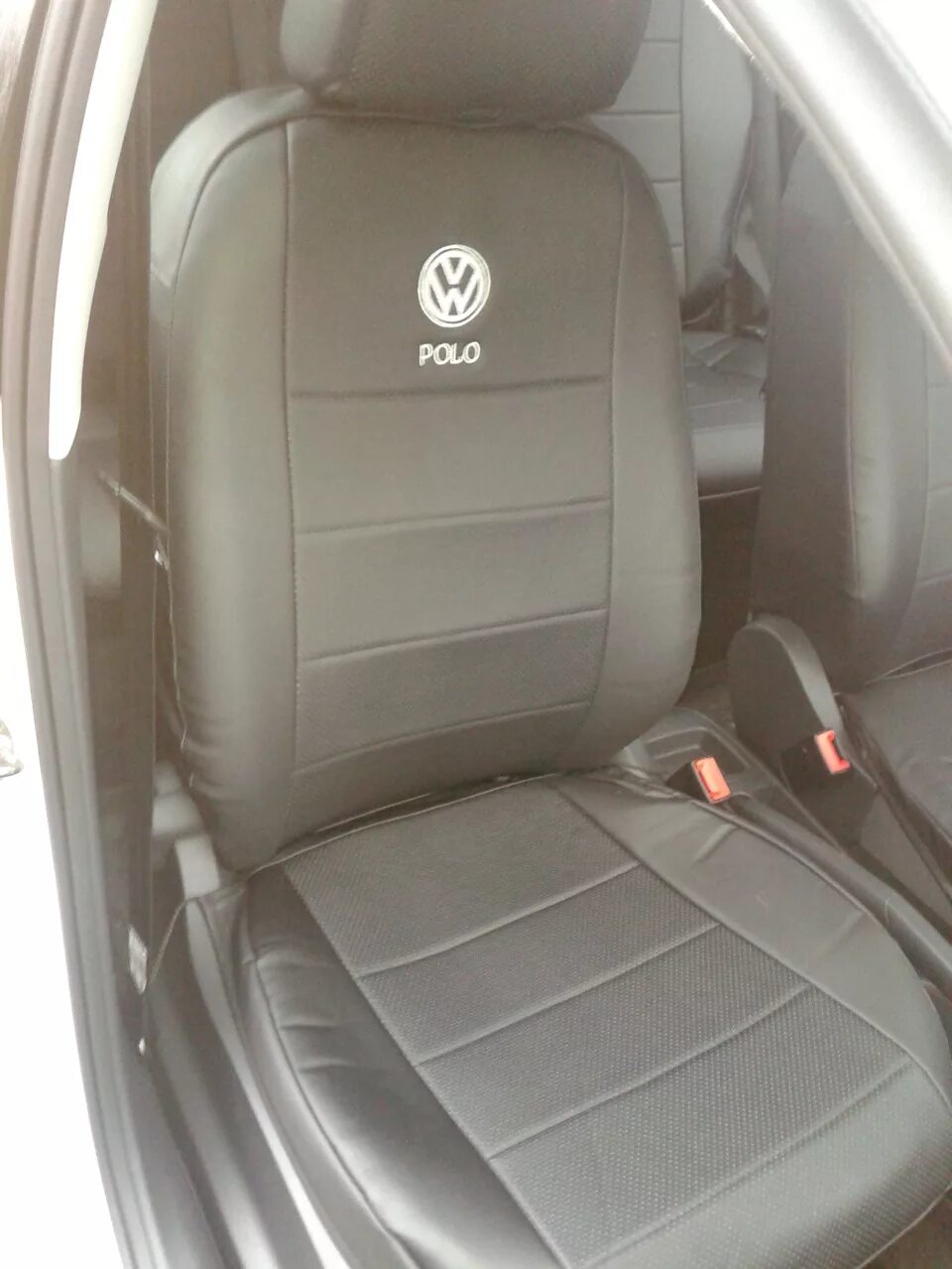 Авточехлы volkswagen polo liftback. Чехлы на автомобильные сидения фольксваген поло седан. Чехлы на сидения поло. Чехлы на фольксваген поло 2013. Чехлы на автомобильные сидения polo volkswagen 2010-2020.