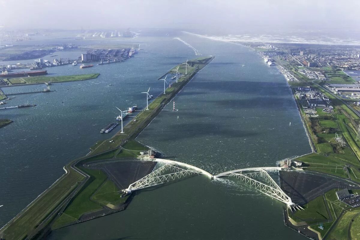 Страна низкие земли. Проект Дельта Нидерланды. Дамба в Роттердаме. Дамба Зёйдерзе Нидерланды. Барьер плотина дамба Голландия.