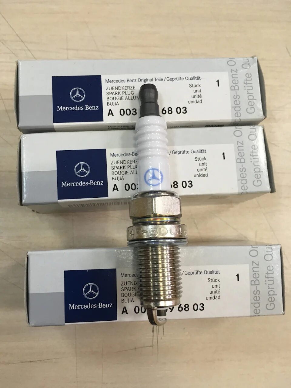 A 003 159 68 03 свеча зажигания. свеча зажигания на мерседес w180. 14f 8du4 свеча зажигания мерседес. свечи на мерседес w210 е 230. оригинальные свечи мерседес.