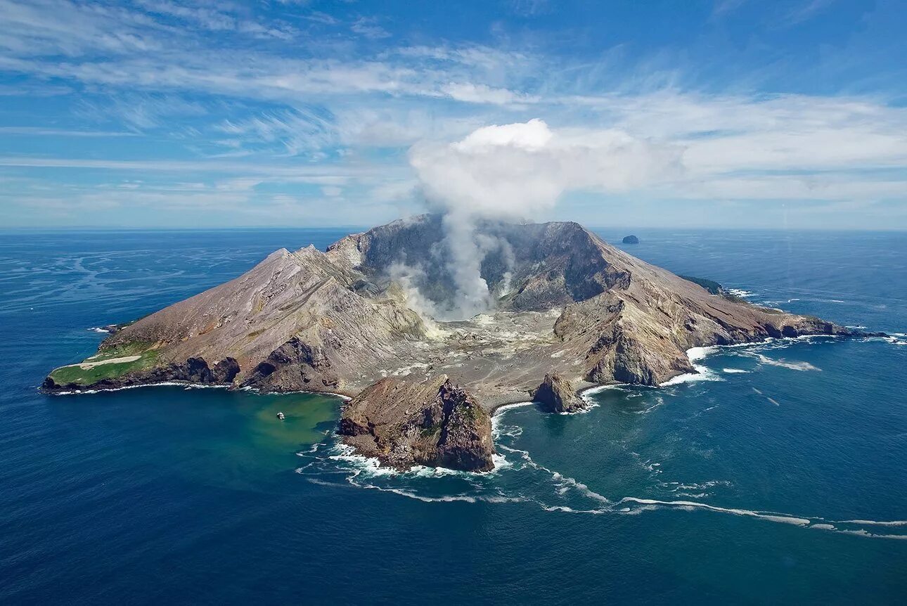 Вулкан Уайт-Айленд. Остров Уайт новая Зеландия. Вулканический остров Уайт-Айленд. Уайт Айленд новая Зеландия. Volcano island