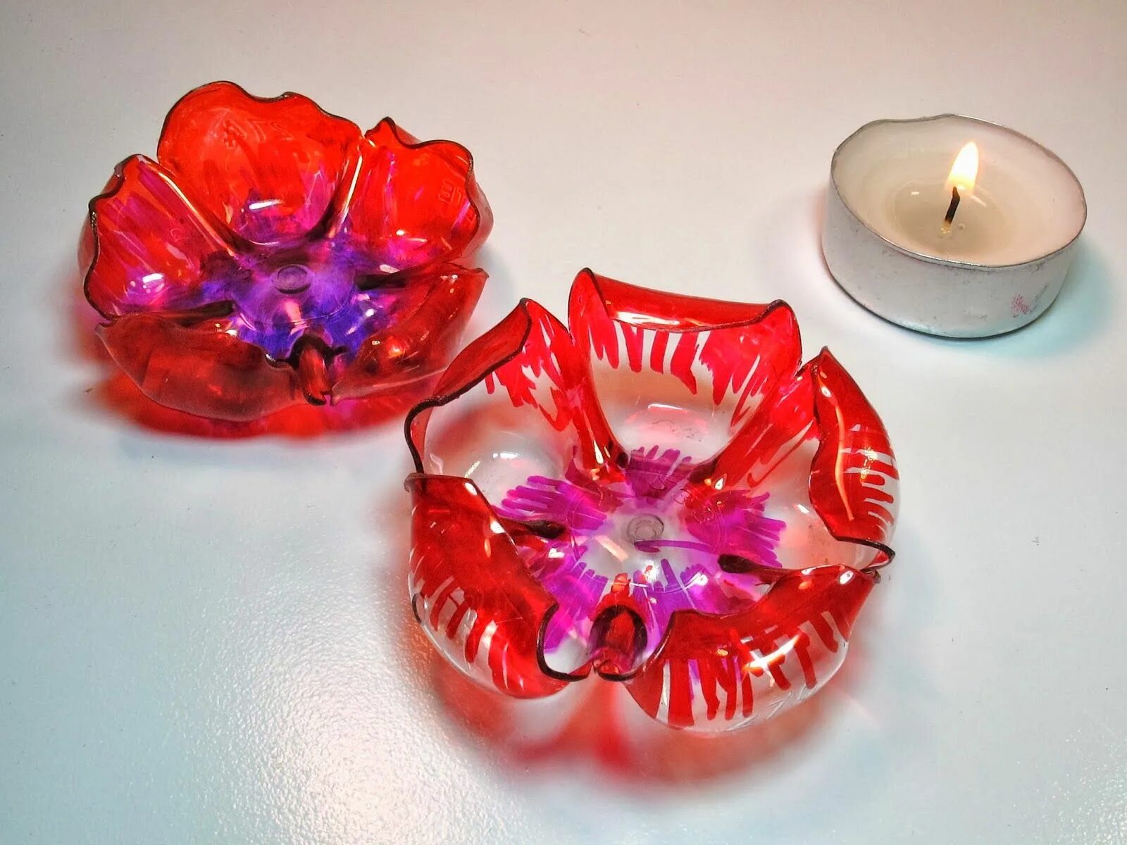 цветы из бутылок. изделия из баклажки. что можно сделать из пластика своими руками. изделия из пластиковых бутылок. поделки из пластмассовых бутылок.