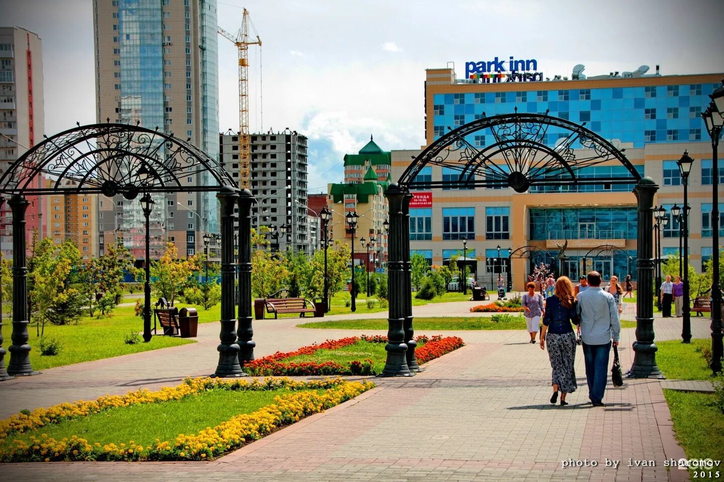 Парк Ермакова Новокузнецк. Проспект Ермакова Новокузнецк сквер. Аллея Ермакова Новокузнецк. Улицы города Новокузнецка Ермакова. Новокузнецк крупный город