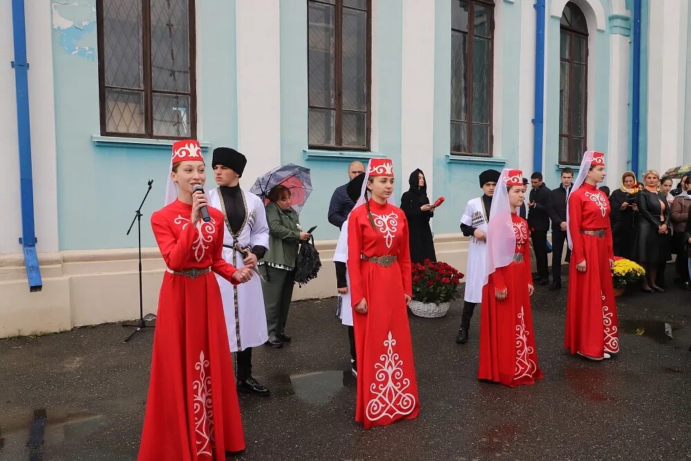 День осетин. День осетинского языка. День осетинского языка и литературы. Мероприятия Осетия. Традиции осетинов.