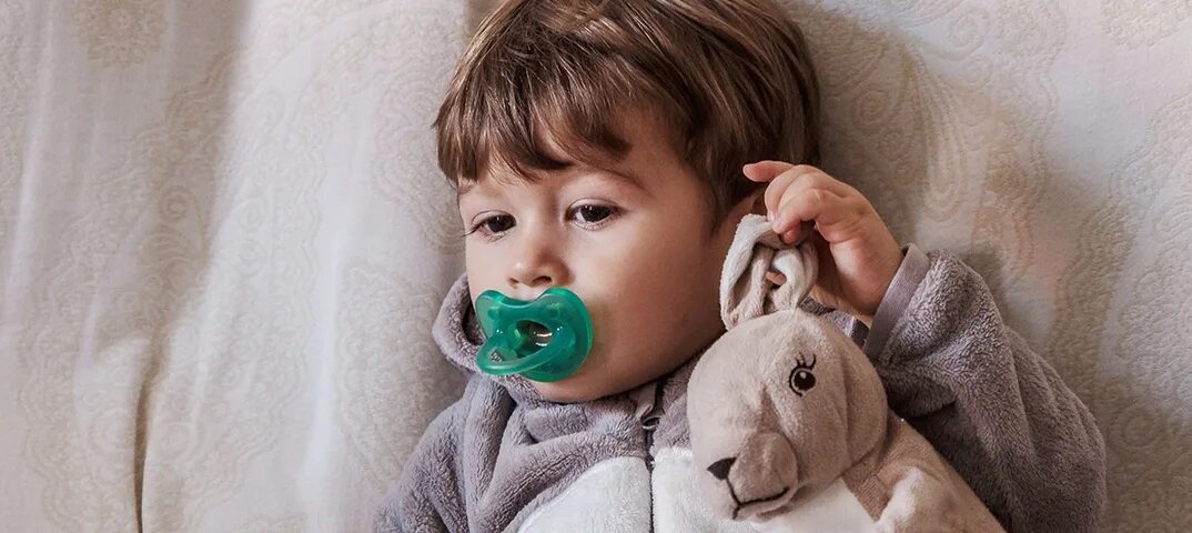 Как отучить ребенка от пустышки в 2. Младенец с соской в хорошем качестве. ребенок отвыкает от соски рисунок. ребёнок отказывается от соски. фото отучить ребенка от соски.