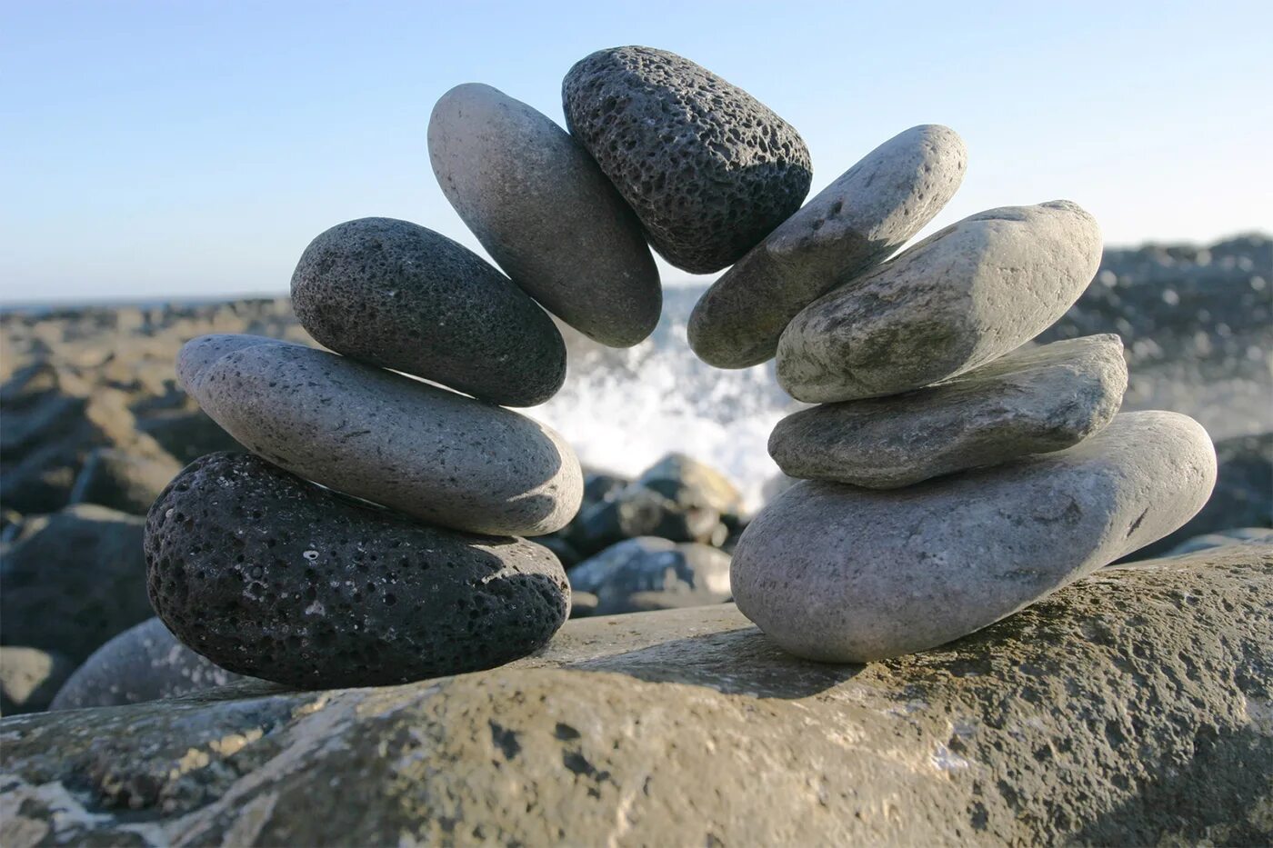 Friend stone. Куча камней. Груда камней. Пирамидка из камней. Кучка камней.