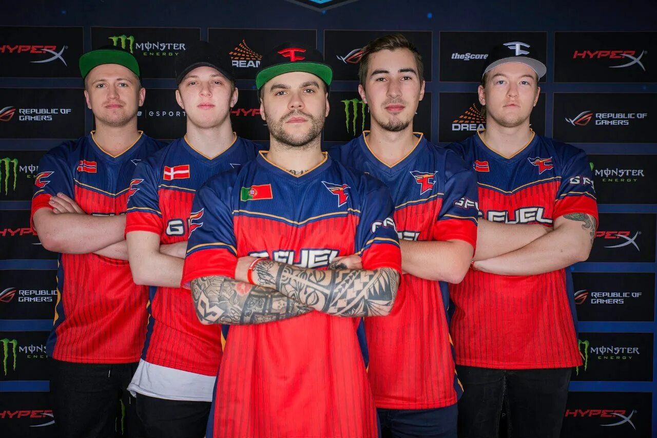 Faze cs. Faze clan первый состав 2010. состав команды faze cs go. faze clan 2016. faze clan cs go форма.