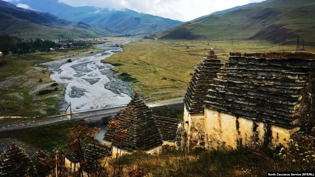 Транскавказская магистраль в южной осетии. Мидаграбинские водопады. Лавина на северном кавказе. Южная осетия граница с россией. Южная осетия границы.