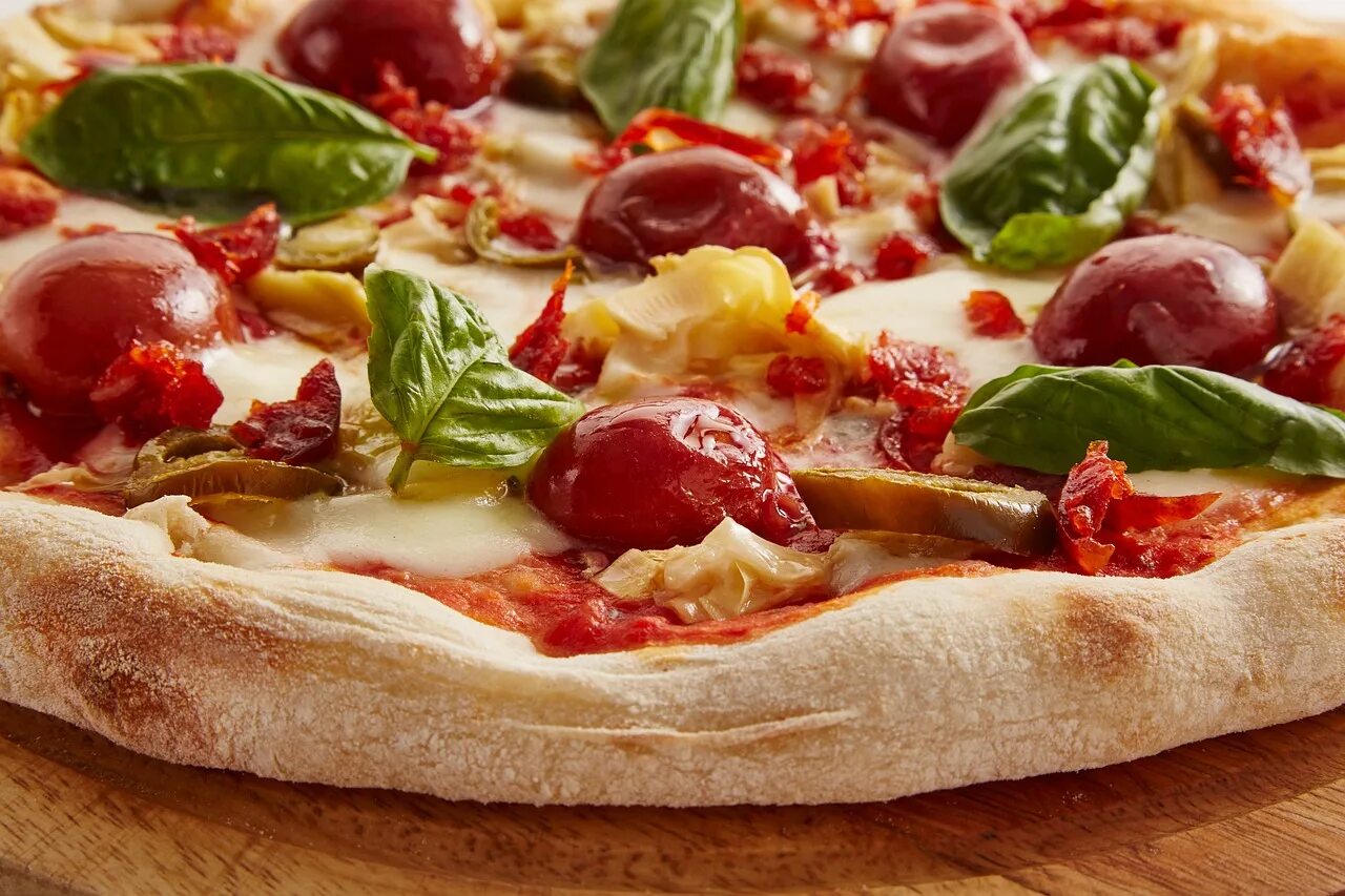 Традиционные итальянские блюда. Итальянская пицца. Кухня Италии. Национальная кухня Италии. Итальянская кухня пицца.