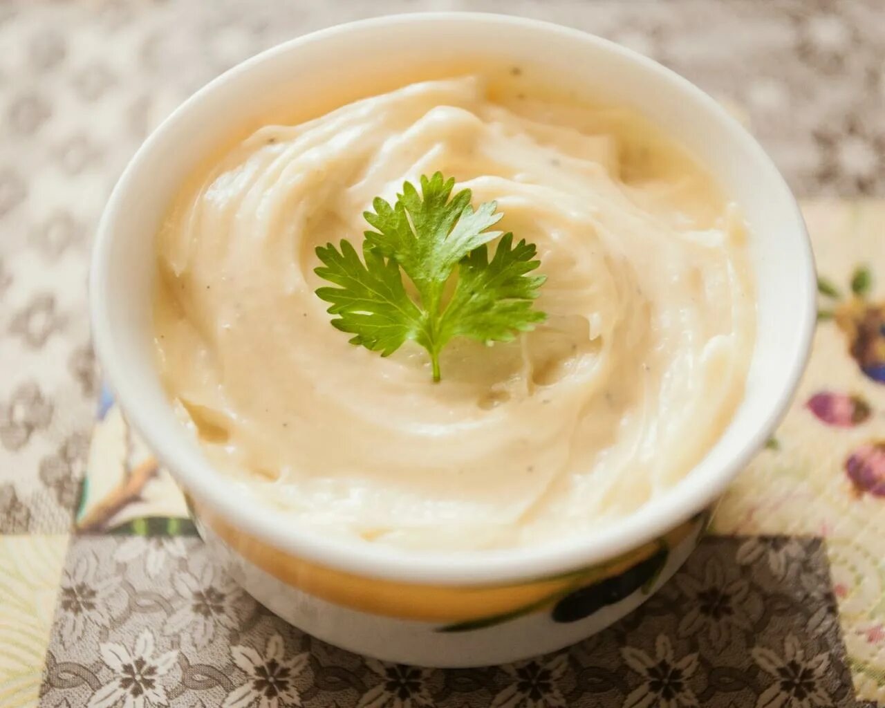 сырный соус домашний. соус майонез домашний. домашний майонез. горчичный соус. майонез «трианон».