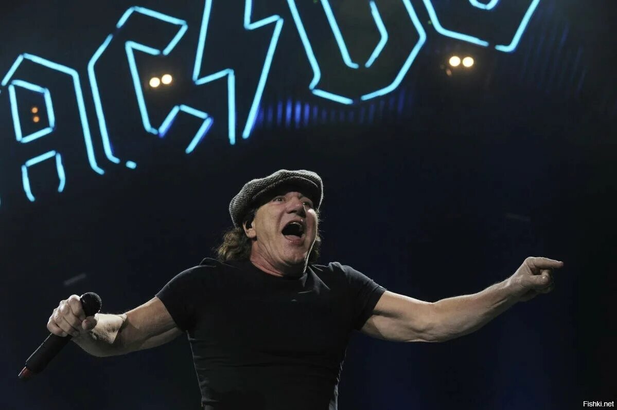 Вокалист рок группы. Брайан Джонсон. Брайан Джонсон AC/DC. Солист группы AC DC. Брайан Джонсон солист.