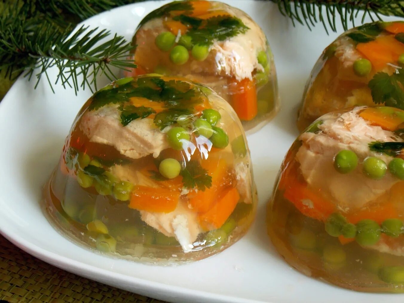 заливное рыбное холодец студень. как сделать заливное с желатином. заливное из курицы. студень смирнов холодец. как сделать заливное с желатином.