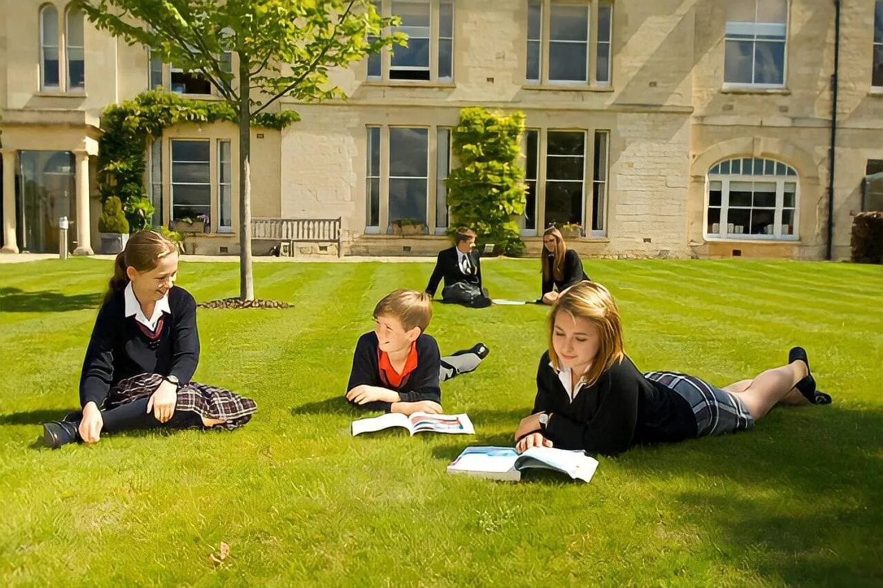 Школа в Англии Boarding School. Бординг скул в Англии. Частные школы в Великобритании. Среднее образование в Великобритании. Private students