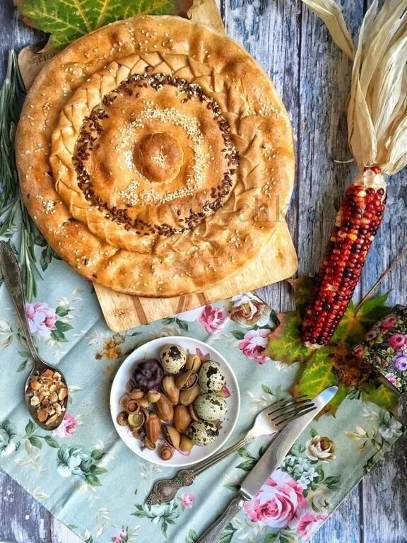 Татарский национальный пирог. Татарская кухня бэлиш. Бэлеш татарское национальное блюдо. Выпечка татарской кухни. Пирог в татарской кухне.