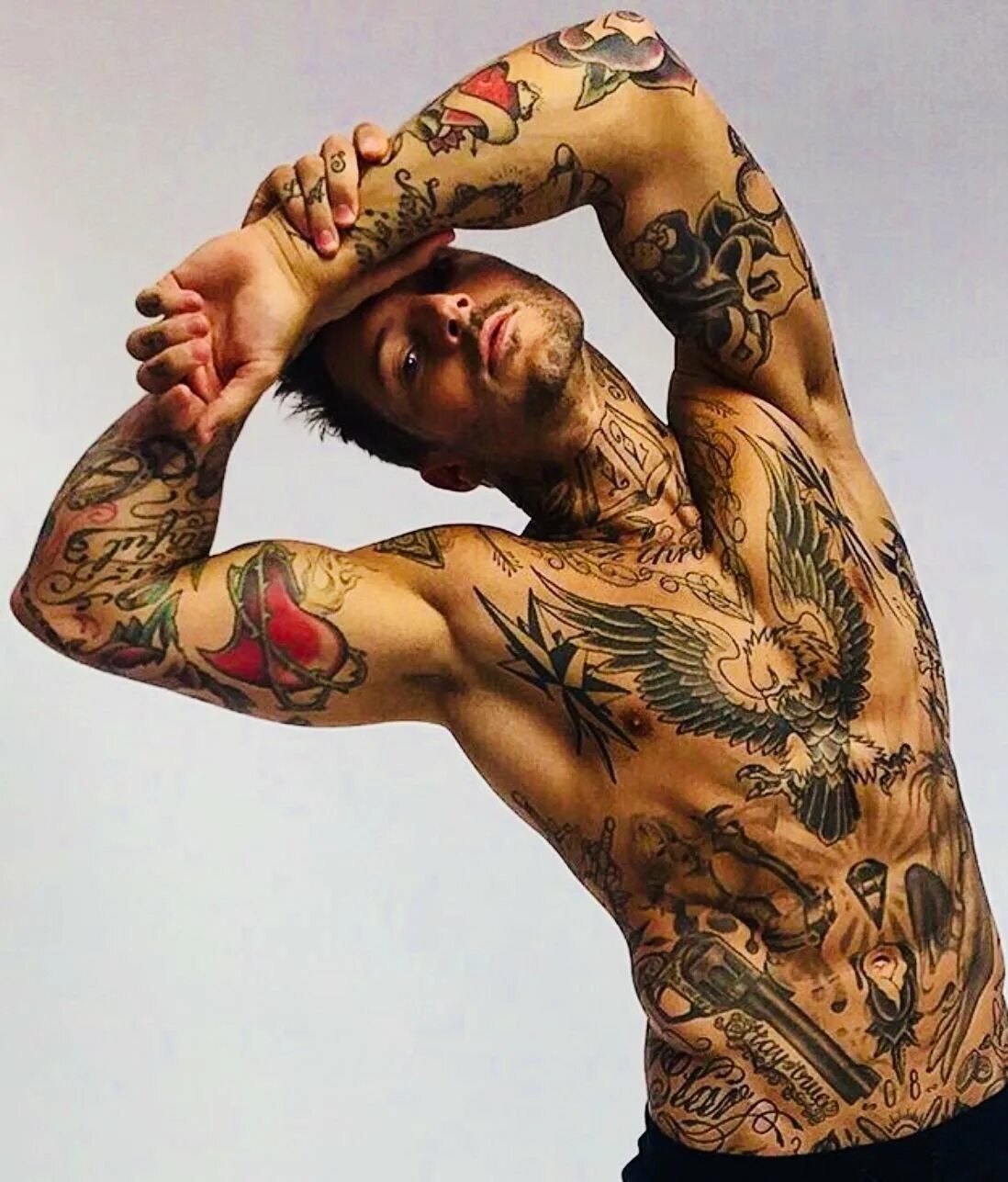 красивые татуировки для мужчин. тату для мужчин. красивые тату для мужчин на спине. тату на груди мужские. брутальный мужчина.