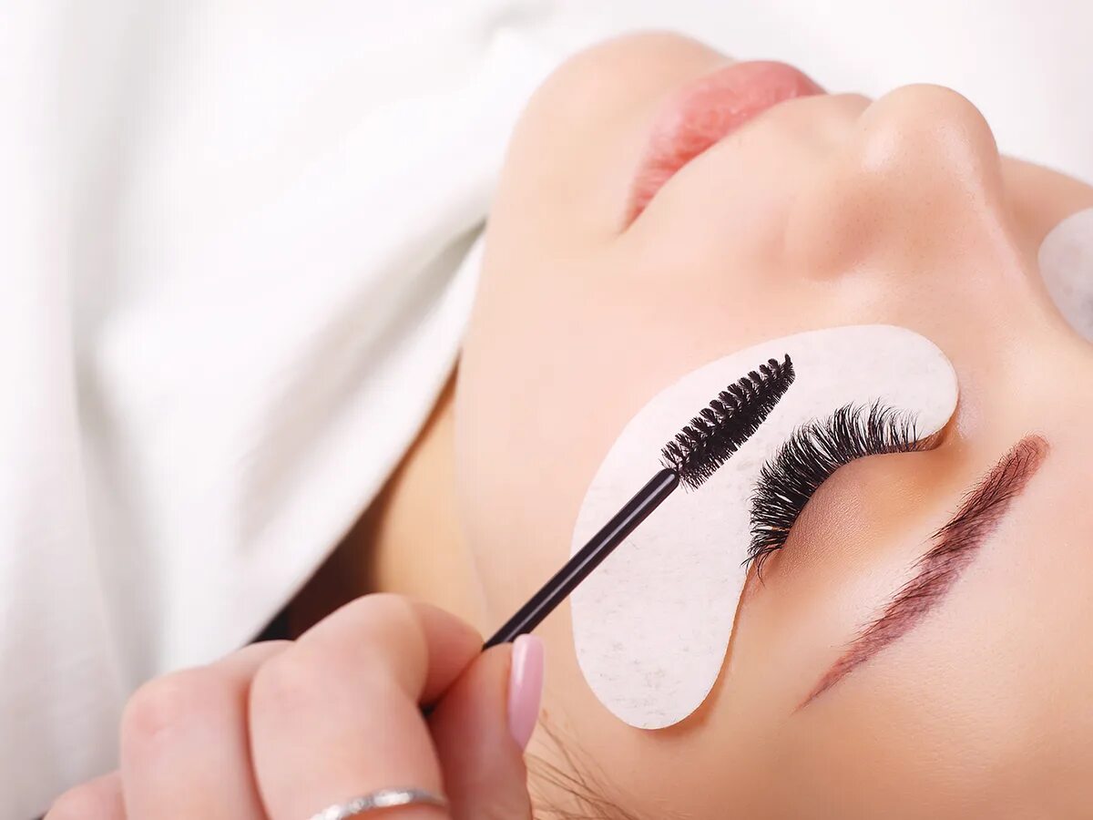 Красивые нарощенные ресницы. Свободные окошки на наращивание ресниц. Lash care. Ресницы для наращивания. Наращивание ресниц процесс.