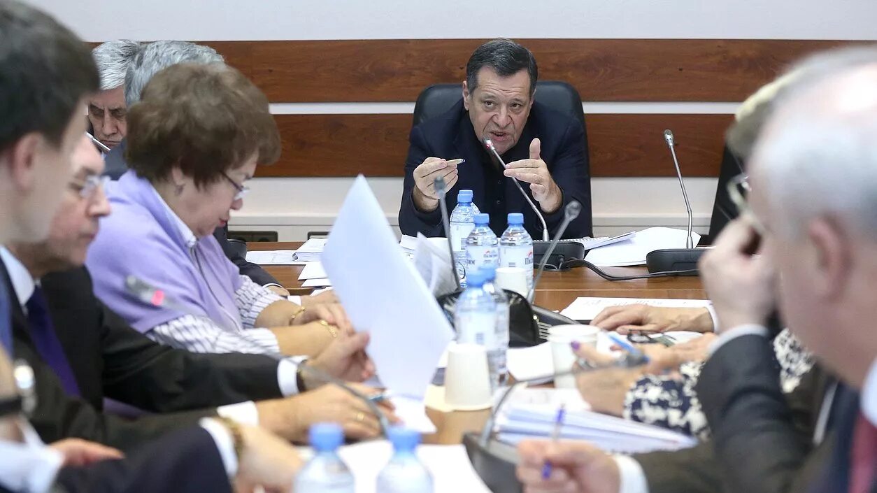 депутаты госдумы от татарстана. госдума. комитет думы. комитеты государственной думы. андрей михайлович макаров.