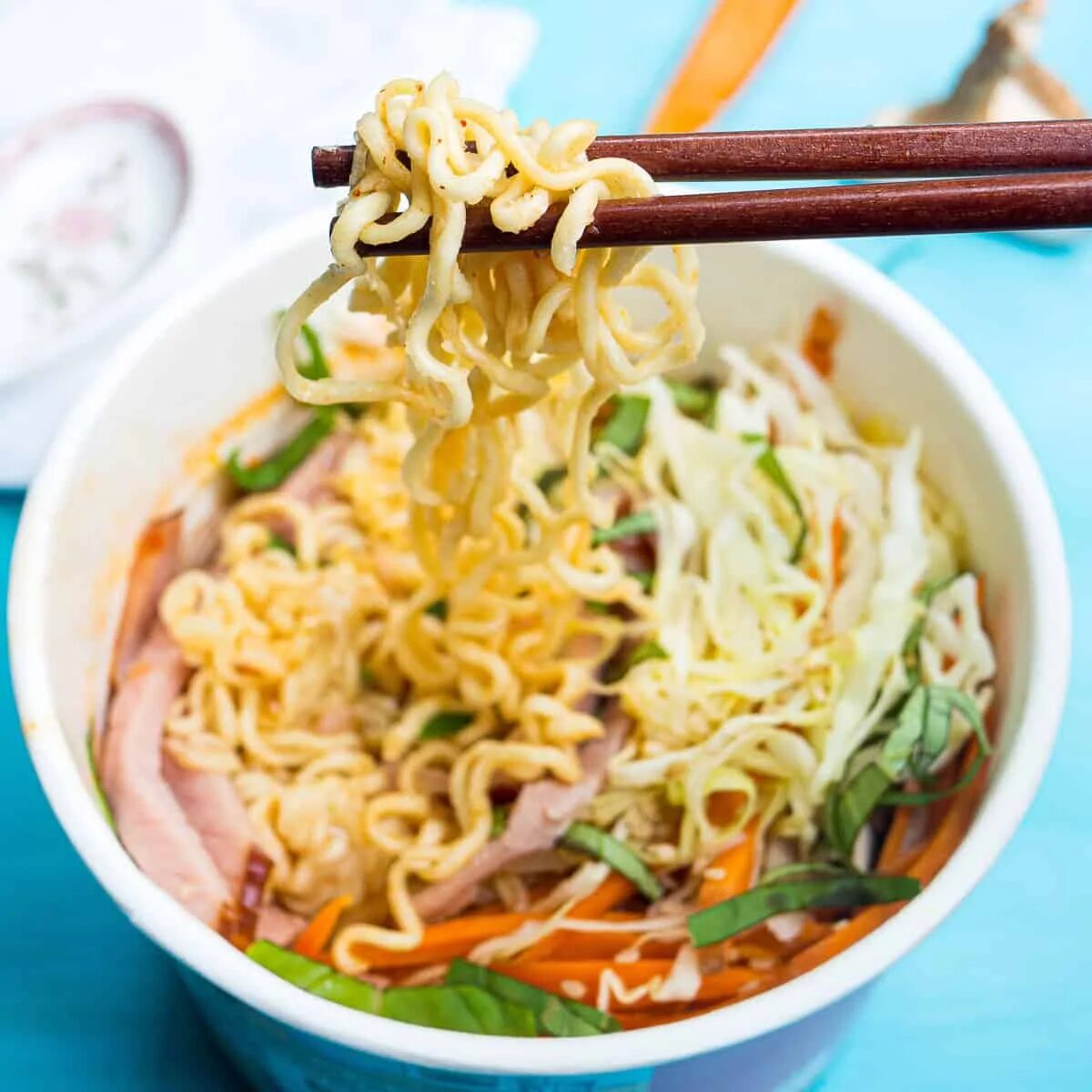 Как готовить рамен карбонара. Лапша cup ramen 90е. sutah ramen лапша. капуста рамен. лапша быстрого приготовления cup noodles.