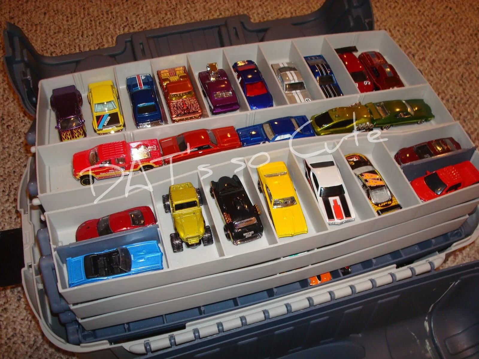 Идеи для моделек. Hot wheels storage box 10 машинок. ящик для машинок. идеи хранения машинок. органайзер для коллекции машинок.