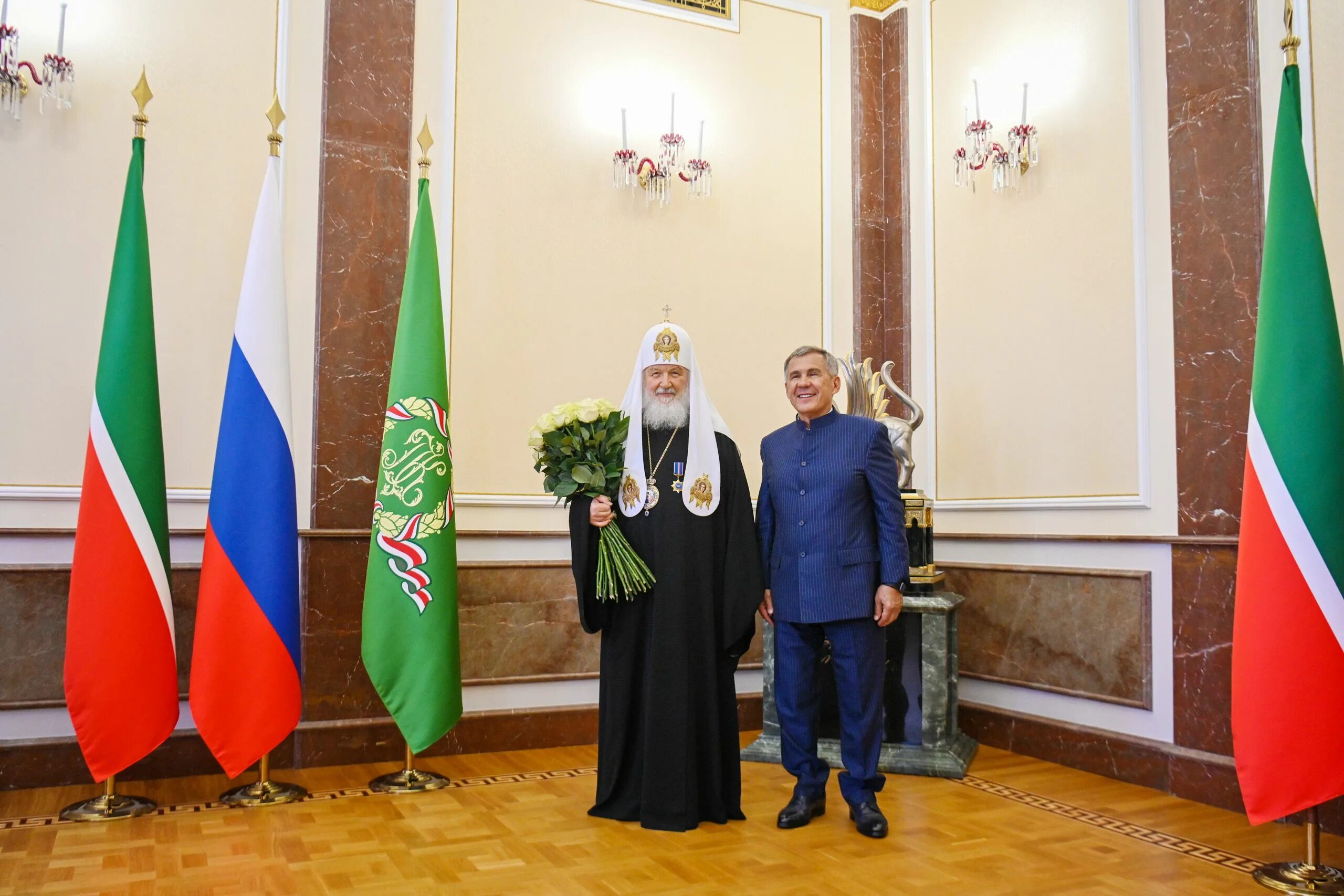 Встреча св. Встреча с президентом Республики Татарстан. Награды Татарстана. Резиденция президента медаль Республики Татарстан. Резиденция президента РТ В Казани.