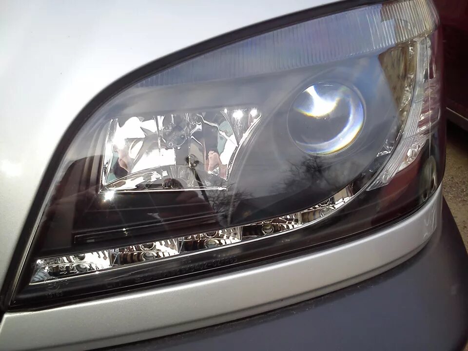 Починка фар. Автомобильная оптика. Улучшить фары. Автоаксессуары. Рассеиватель света фары.