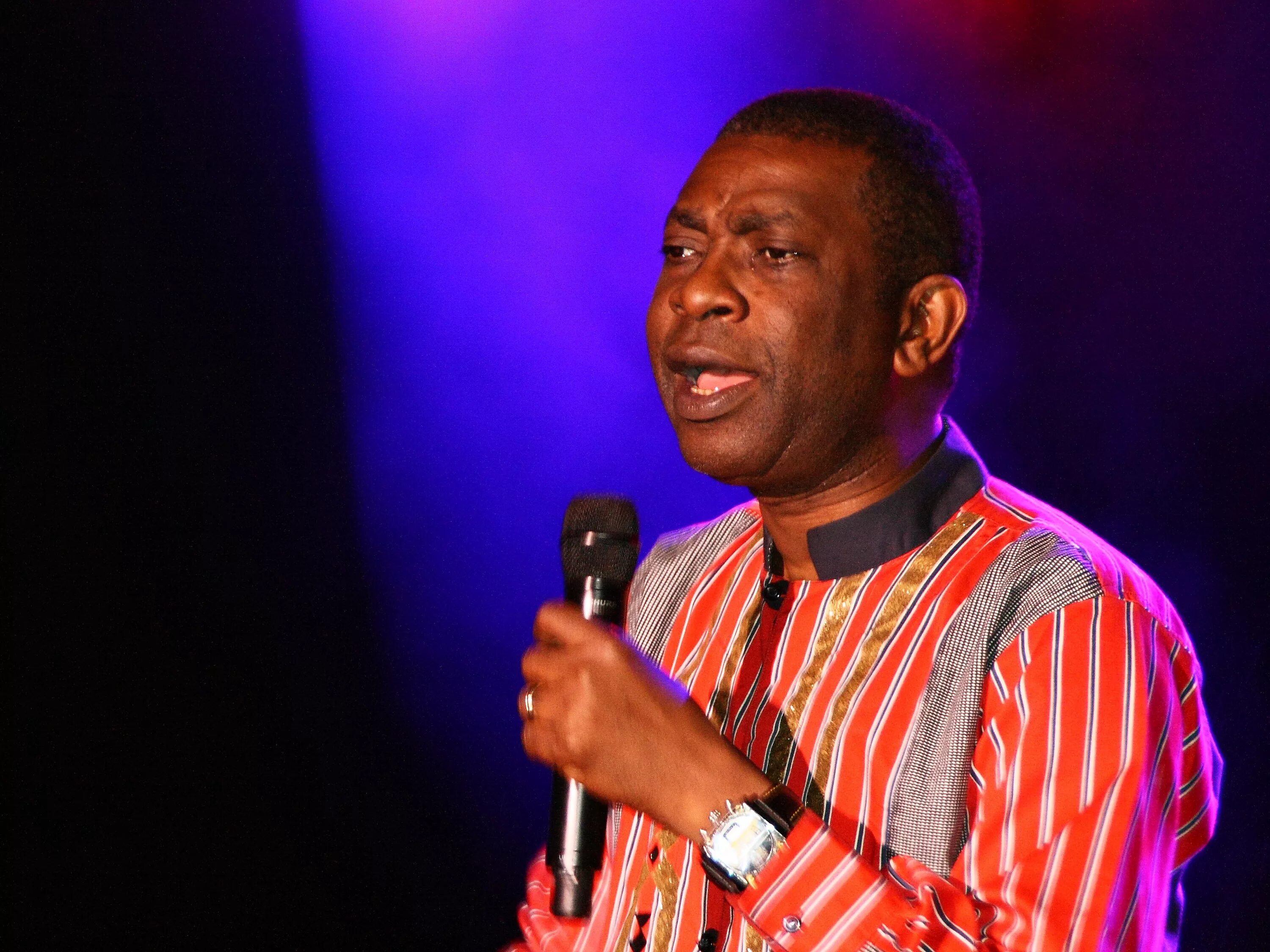 Н дур. Youssou n`Dour. Youssou n'Dour 2021. Rizou Youssou. Музыкант из Сенегала.