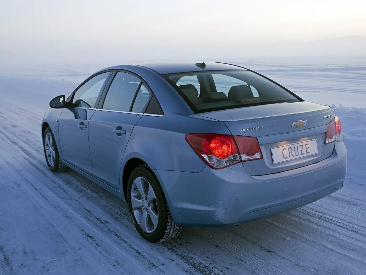 Шевроле круз холодно. Chevrolet Cruze 2009. Chevrolet Cruze j300. Chevrolet Cruze седан 2009. Шевроле Круз седан 2009.