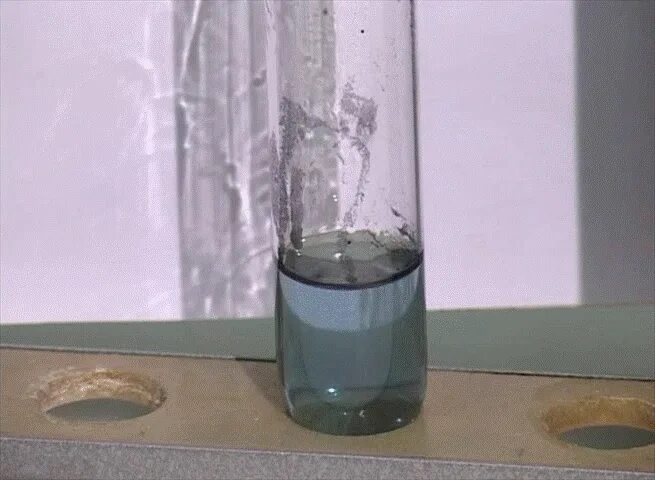 Разложение оксида ртути. Взаимодействие металлов с кислотами медь магний. Розовая жидкость в химии. Взаимодействие цинка с соляной кислотой. Взаимодействие оксидов с водой химия 8 класс.