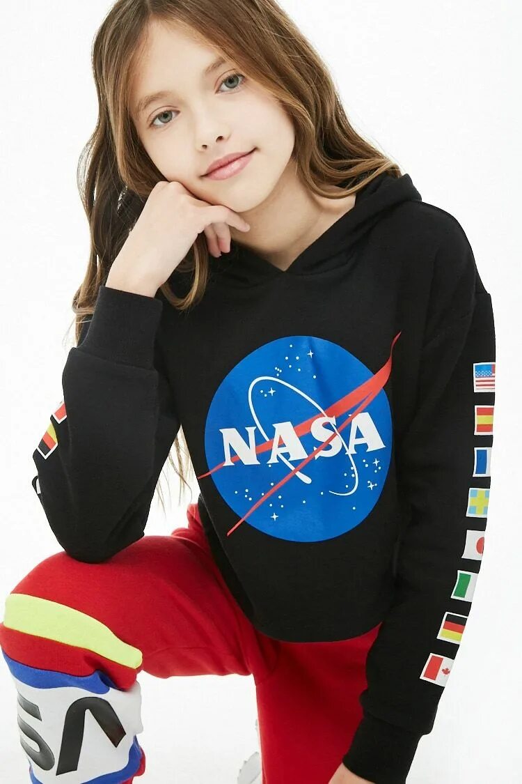 NASA девочка. НАСА герл. Девушки в кофте NASA. Forever 21 NASA. Nasa kids