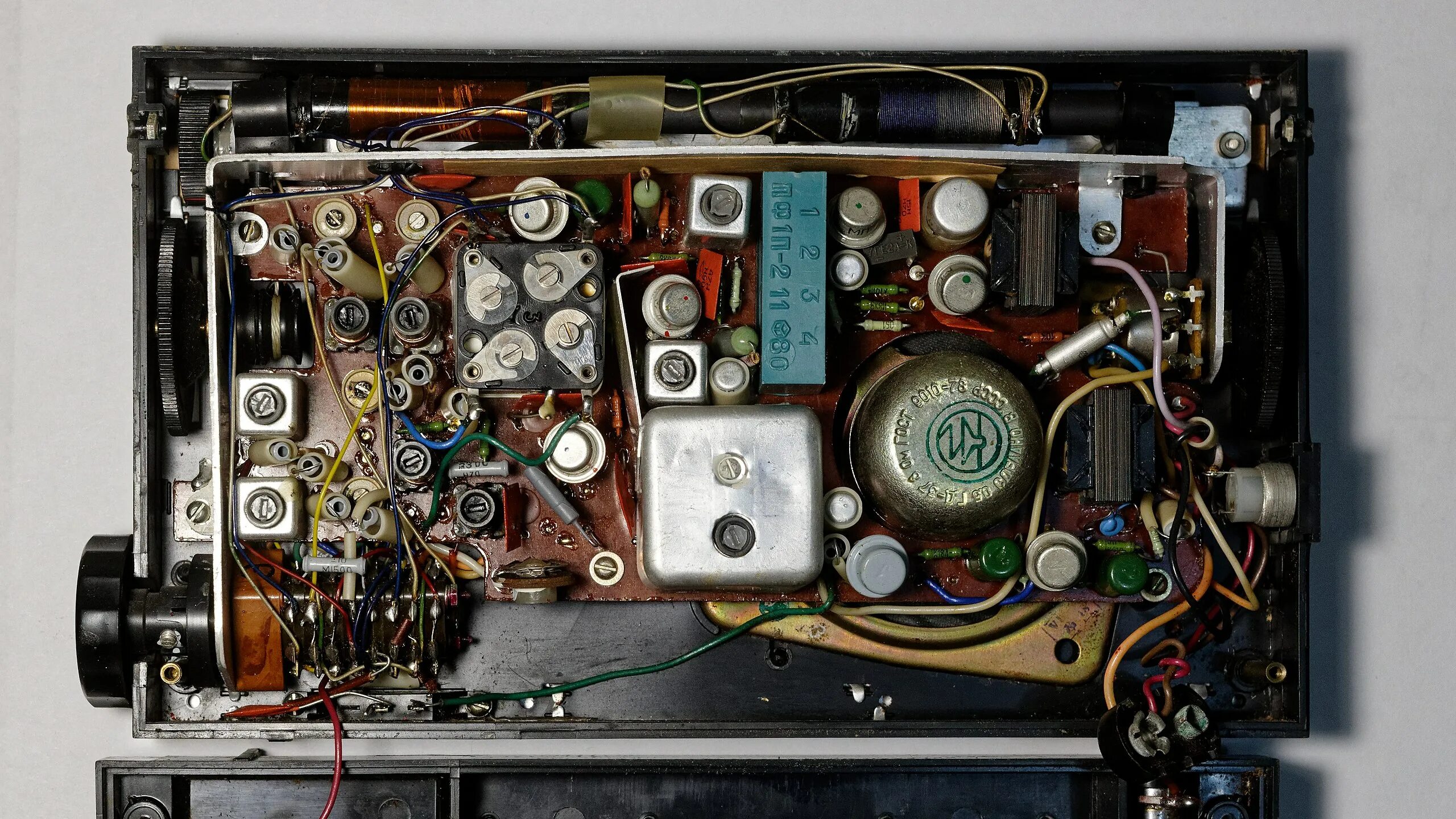 Переделки приемников. Переделки приемников. Переделки приемников. Радиоприемник карат рп-201. "россия-303" всеволновый радиоприемник.