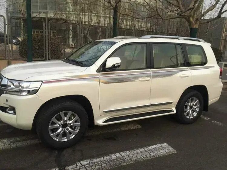 Ленд крузер 200 хром. Toyota land cruiser 200 2015+. land cruiser 200 chrome. хром тойота ленд крузер 200. хром на ленд крузер 200.