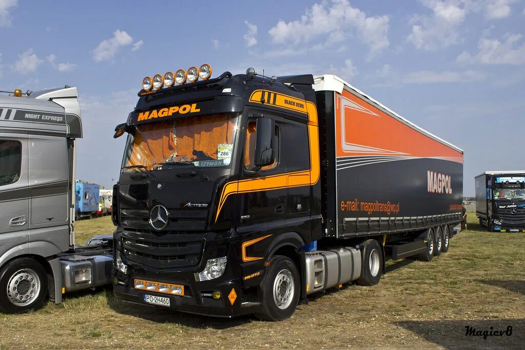 Mercedes Benz Actros mp4 BIGSPACE 1845. Mercedes Benz Actros mp4 BIGSPACE 1845 интерьер. Mercedes Actros Hook Lift. Ветерок Актрос 2012. Сборка мерседес актрос