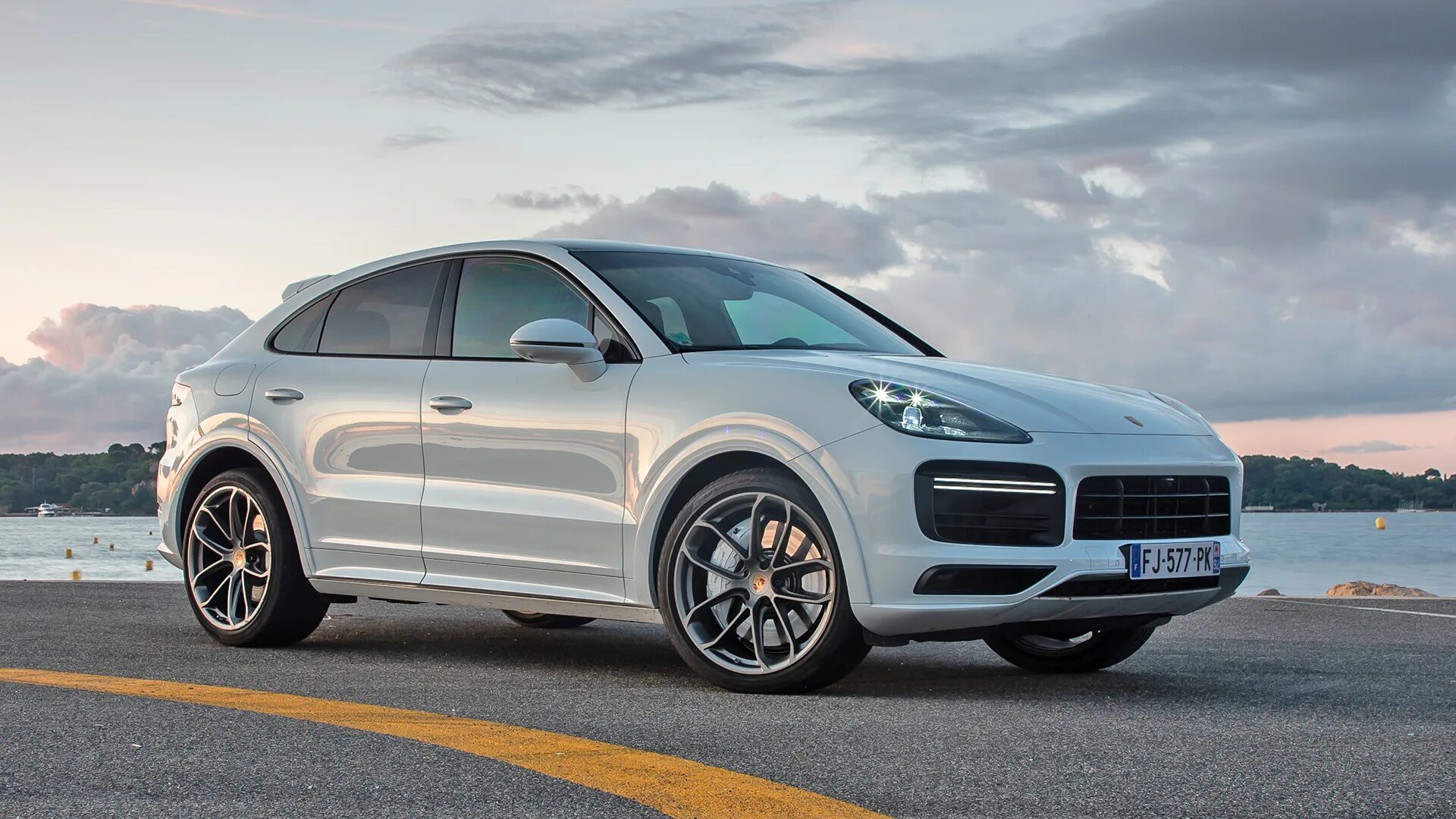 Порш каен турбо. Porsche Cayenne Coupe 2020. Porsche Cayenne Turbo 2020. Порше Кайен турбо с 2020. Porsche Cayenne 2022.