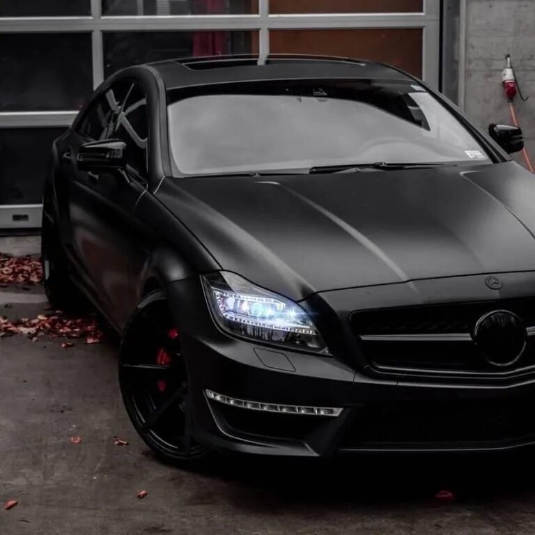 Черная 63. Mercedes CLS 63 AMG Black. Мерседес CLS 63 черный матовый. Мерседес CLS 63 AMG матовый. Mercedes CLS 63 AMG черный.